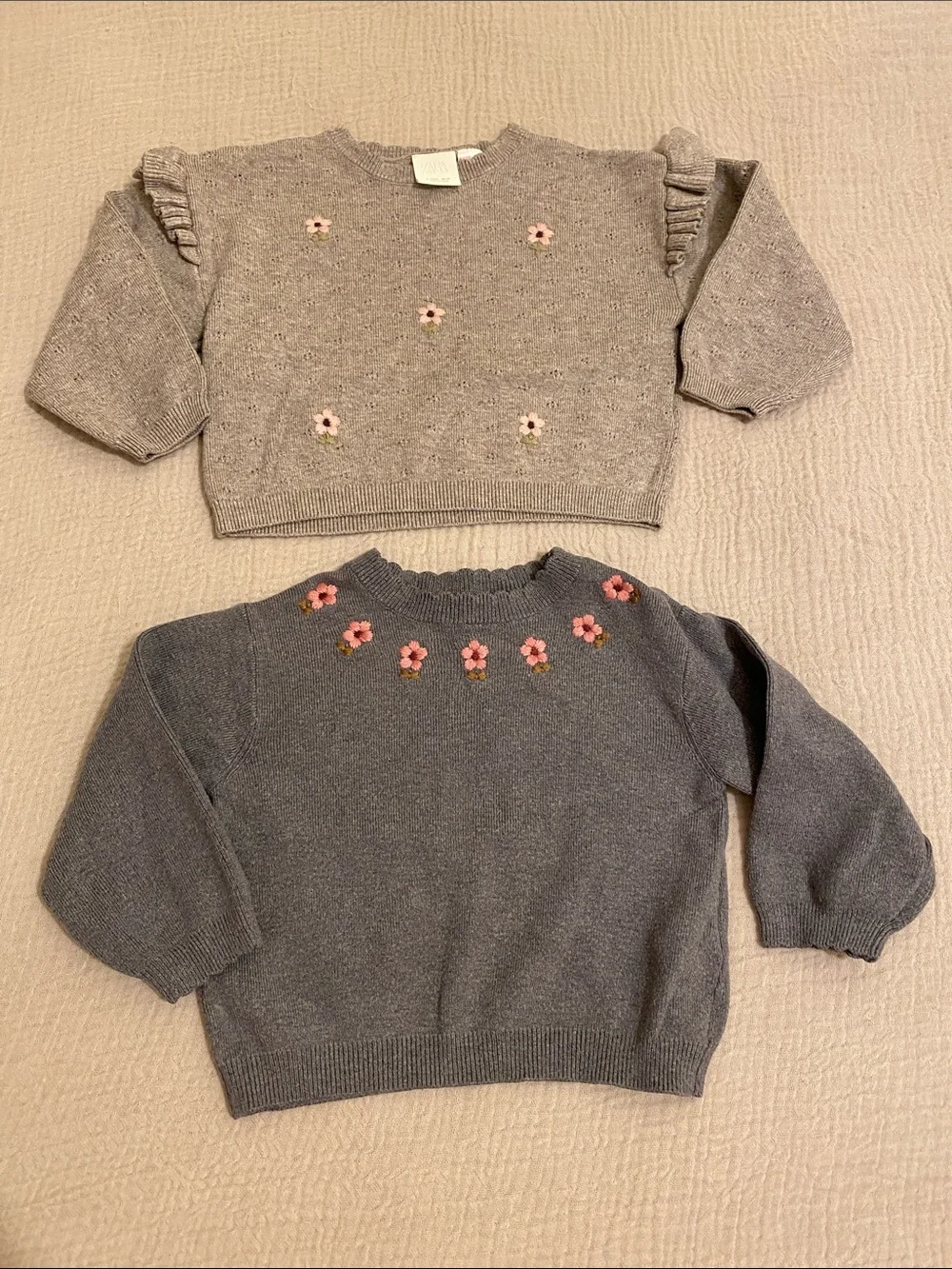 Zara Girls Knit Sweater in Light Taupe with Pink Flower Detail. Size 2 & 3years.